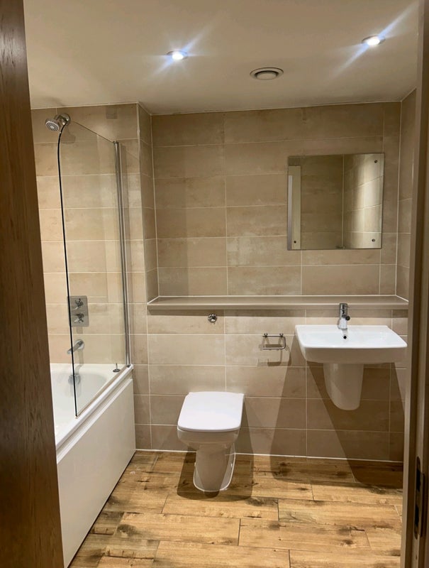 Room Pomona Strand in Trafford