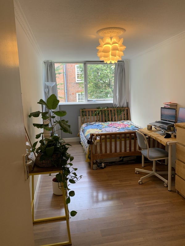 Room St. Mark's Road in Greater London