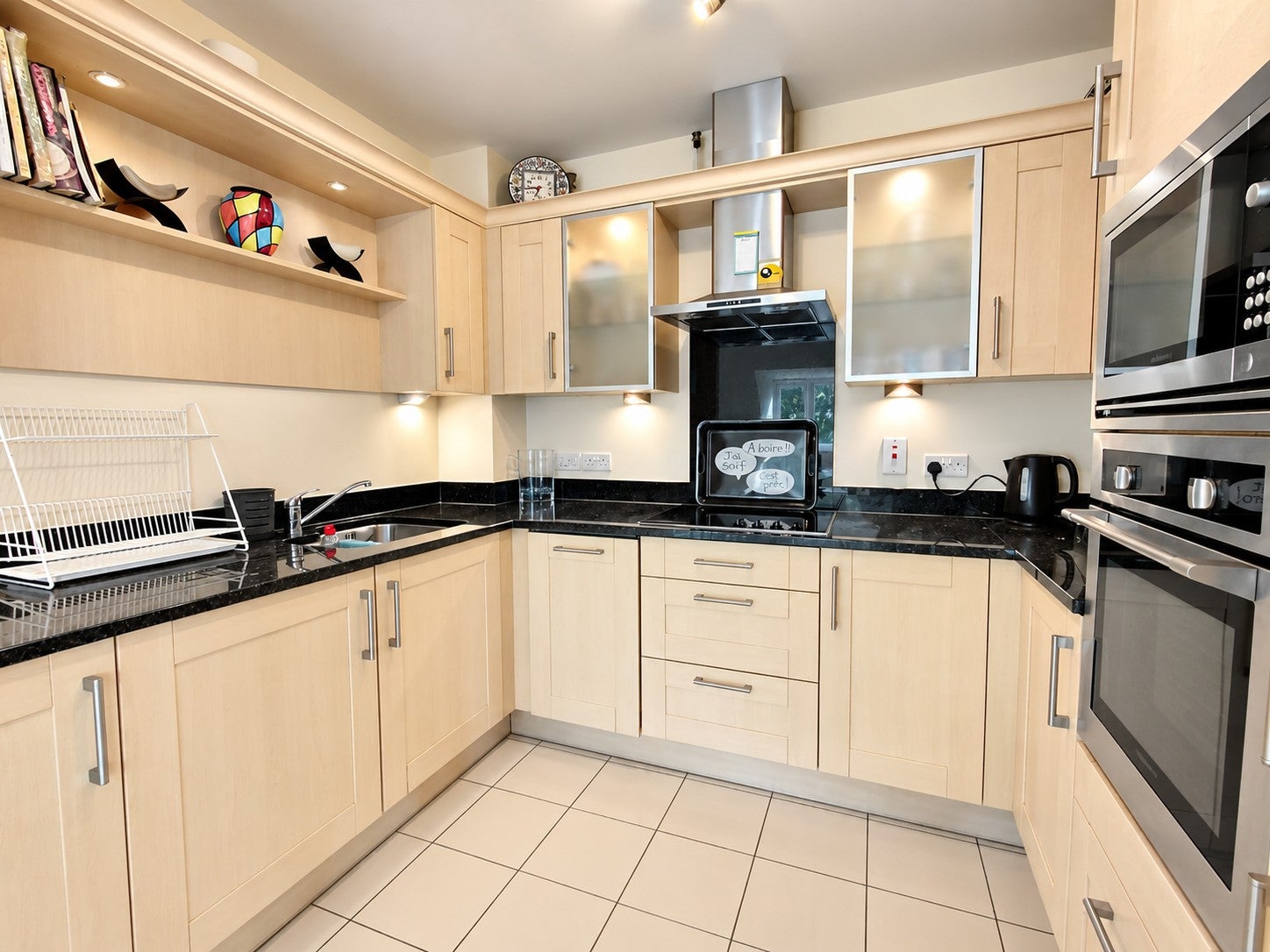 Flat Upper Cavendish Avenue in Greater London