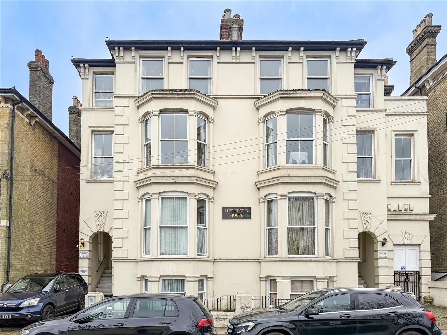 Flat Kent Road in Portsmouth