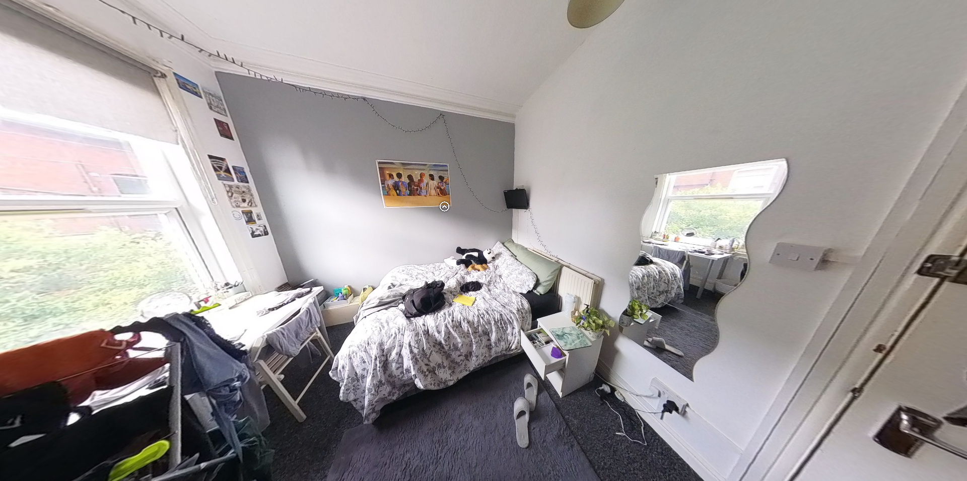 Flat Kirkstall Lane in Leeds