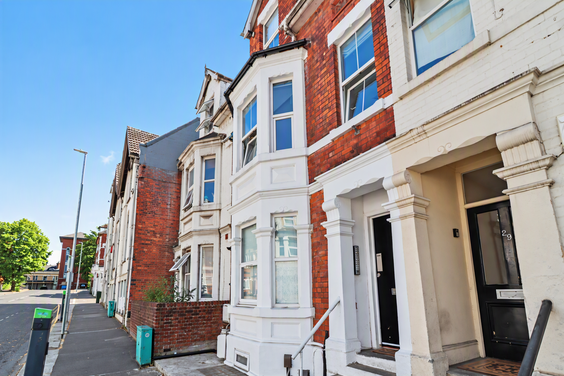 Flat Milton Road in Swindon