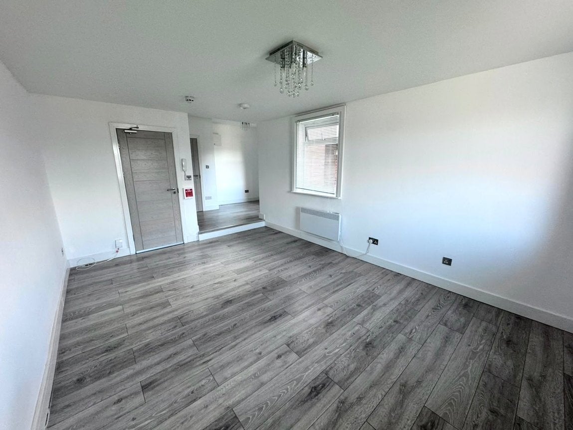 Flat Milton Road in Swindon
