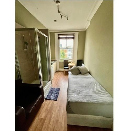 Flat Claverton Street in City of Westminster