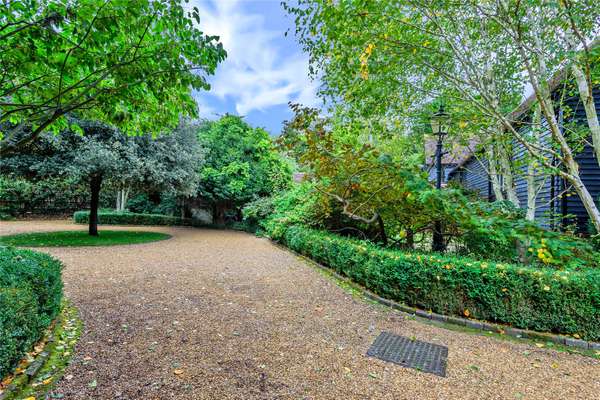 House Barrow Green Road in Oxted