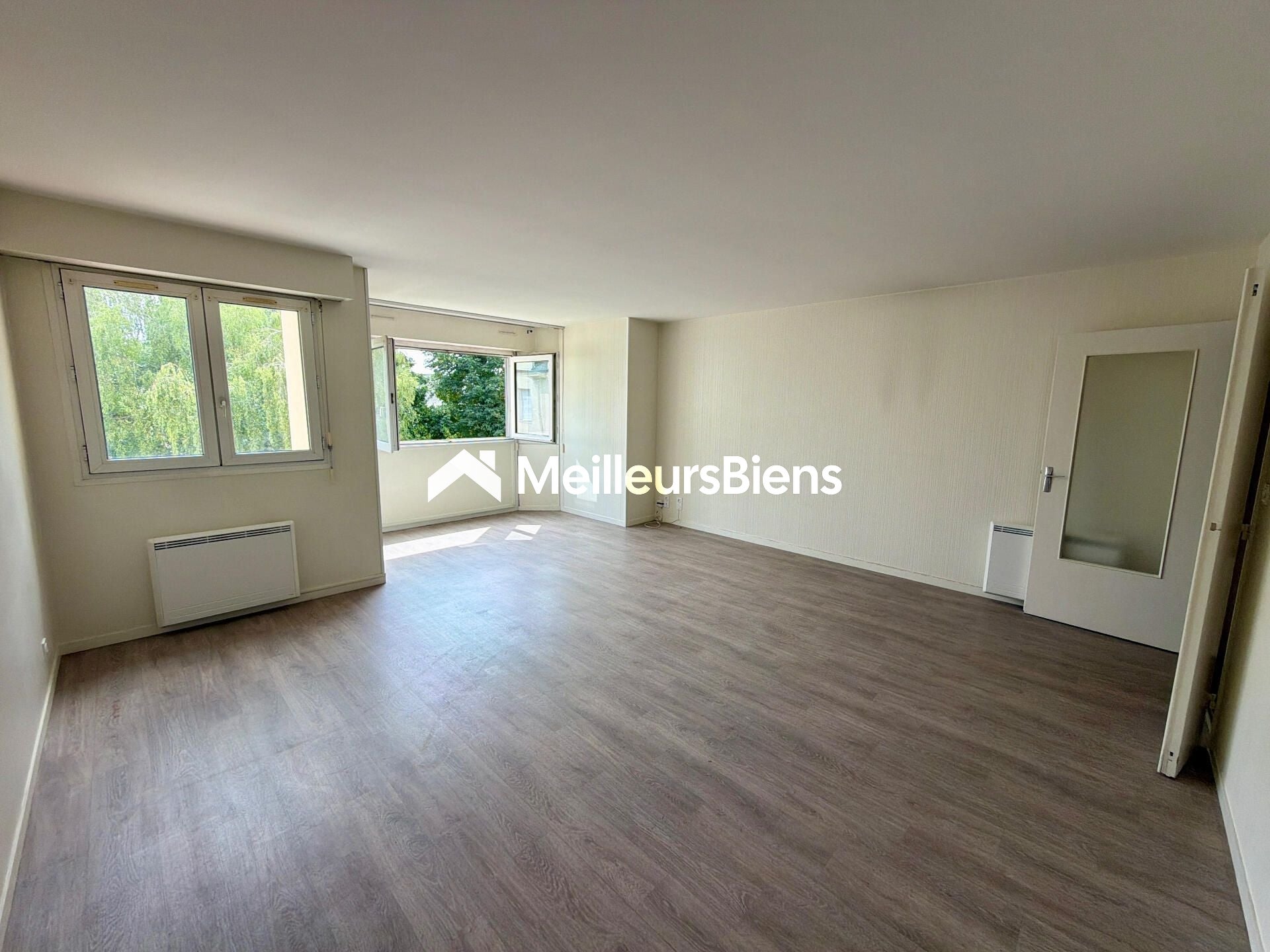 Appartement Place du 11 novembre à Laval