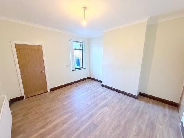 Room Eskdale Road in Sheffield
