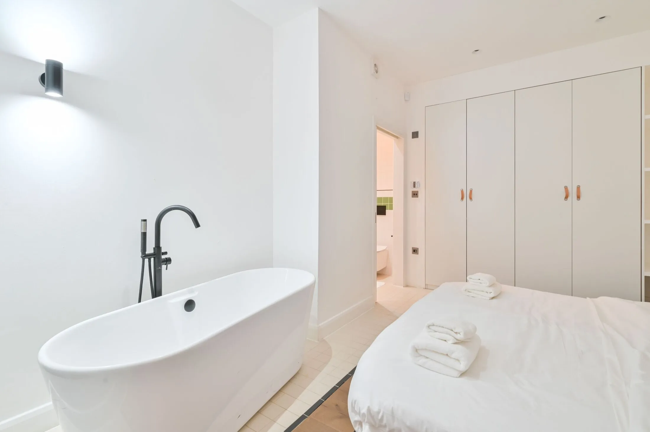 Flat Croxley Road in City of Westminster