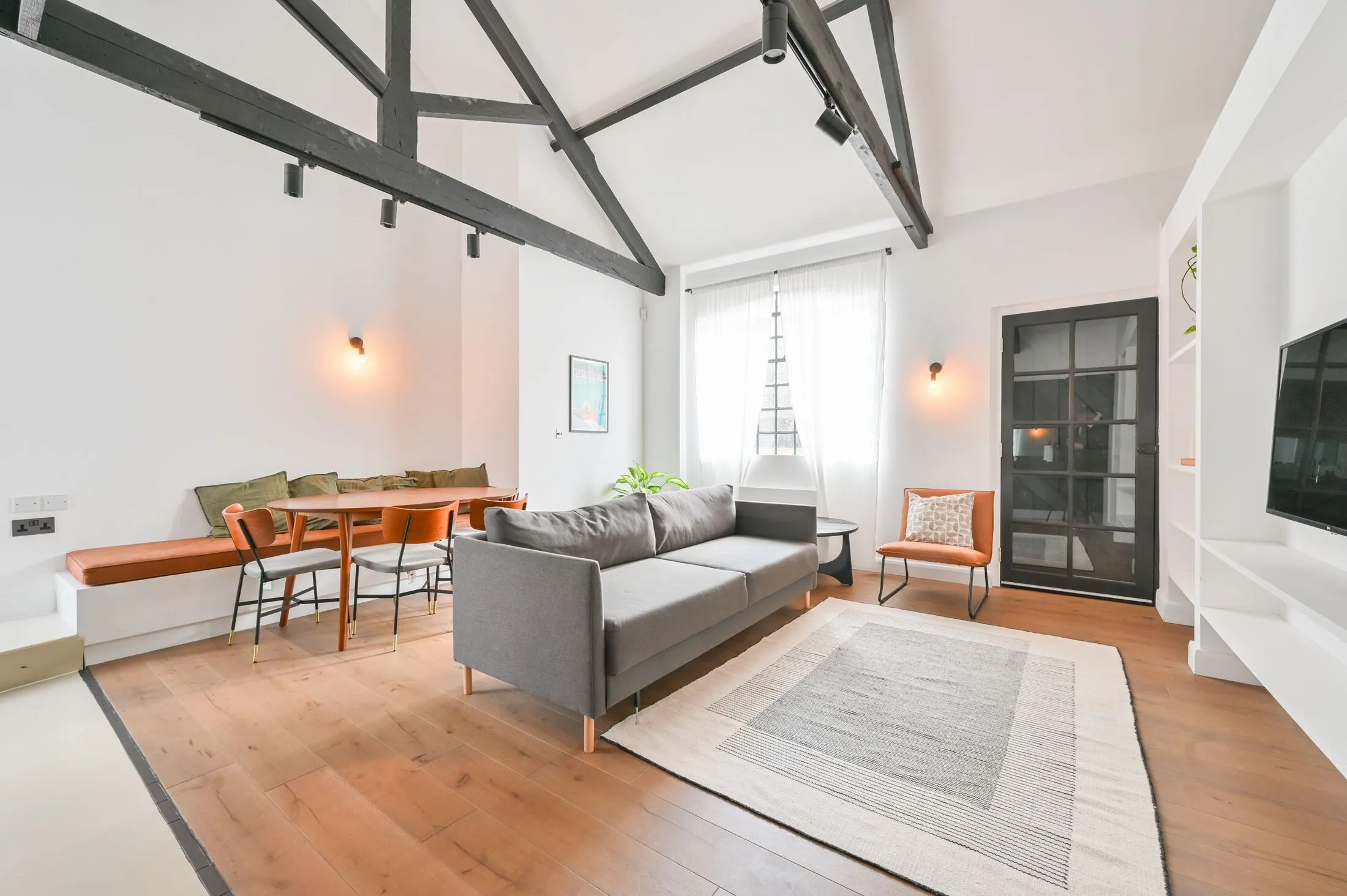 Flat Croxley Road in City of Westminster