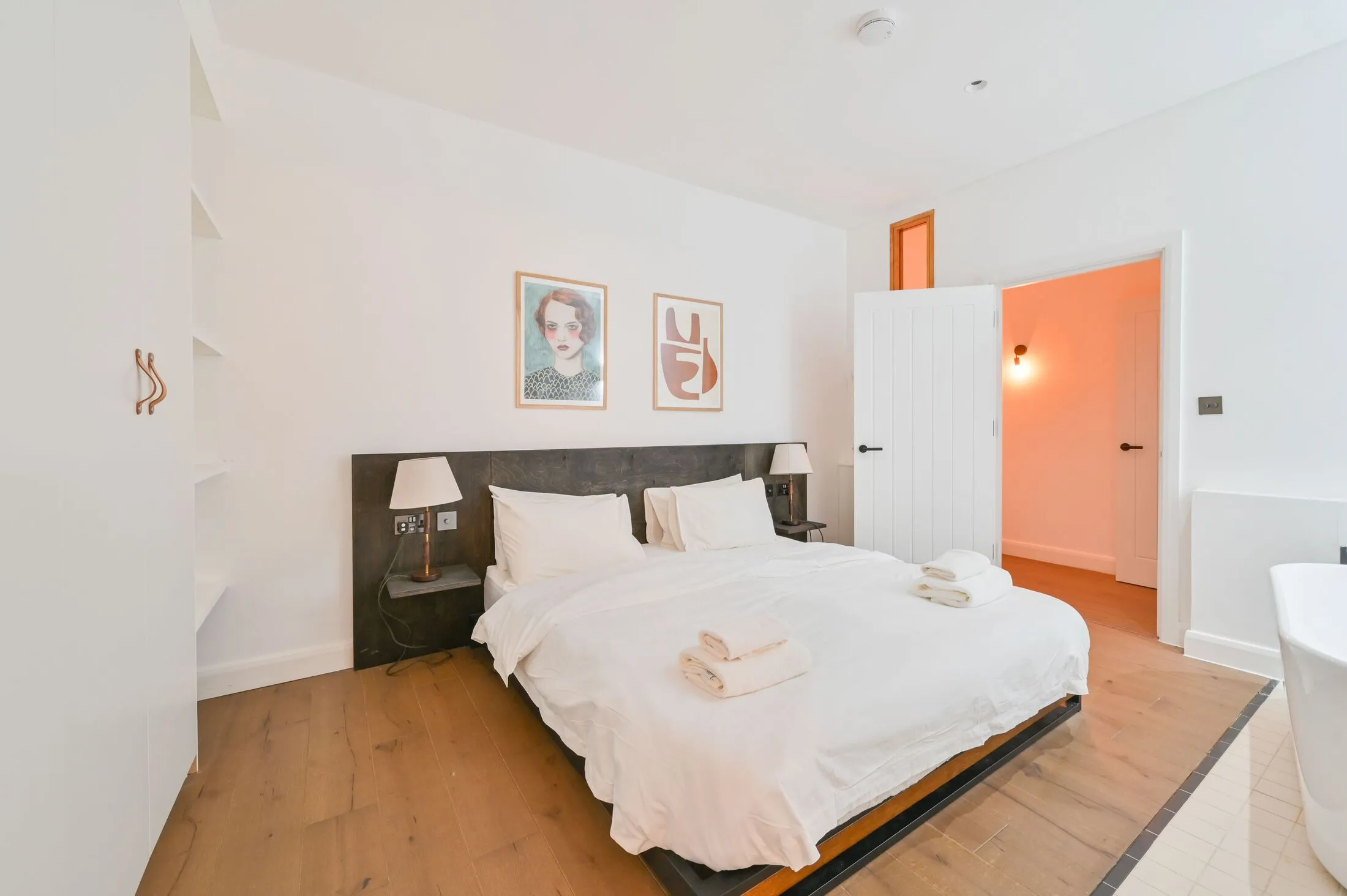 Flat Croxley Road in City of Westminster