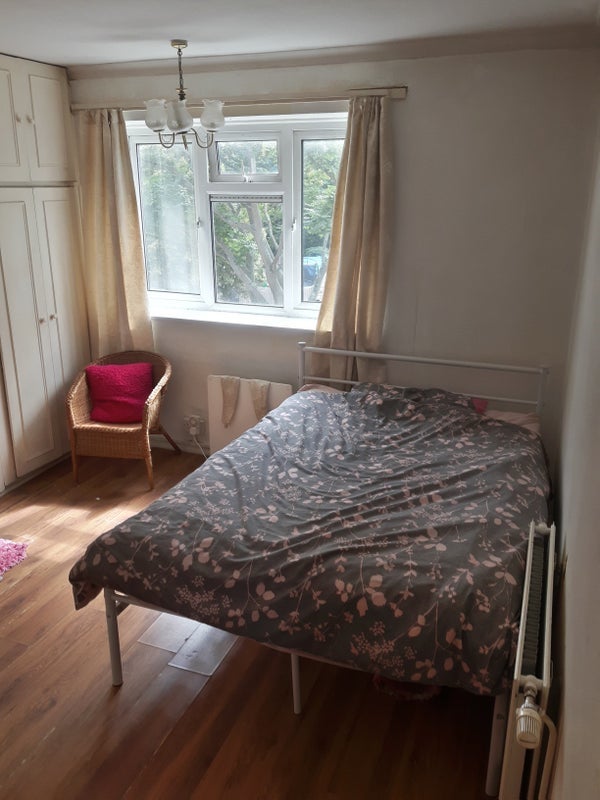 Room Longbridge Way in Greater London