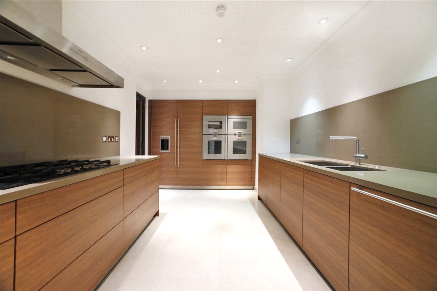 Flat Whitehall Place in City of Westminster