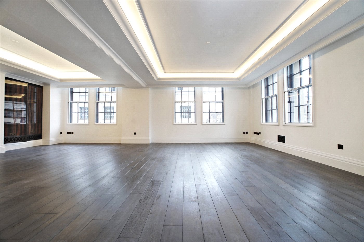 Flat Whitehall Place in City of Westminster