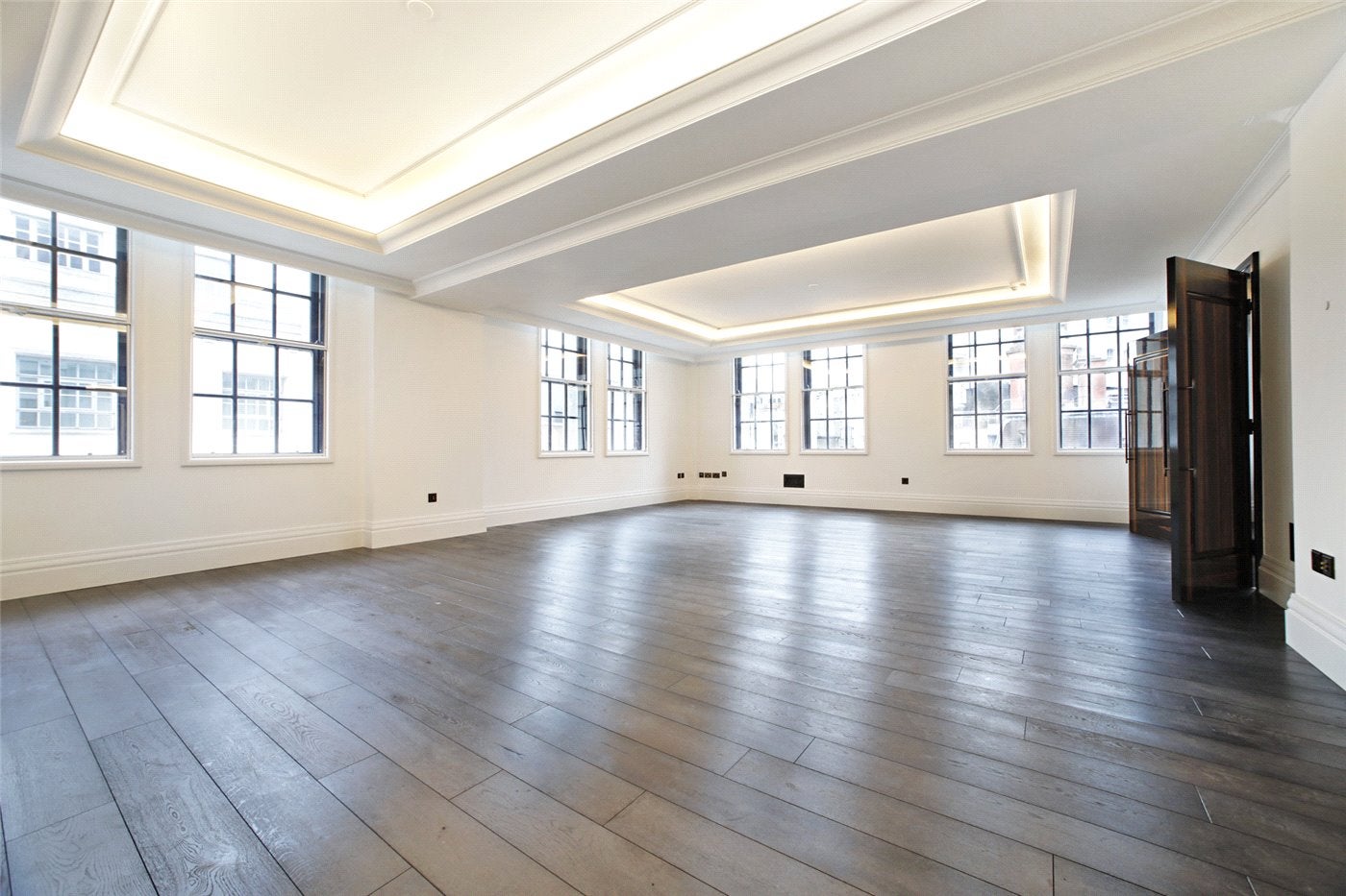 Flat Whitehall Place in City of Westminster