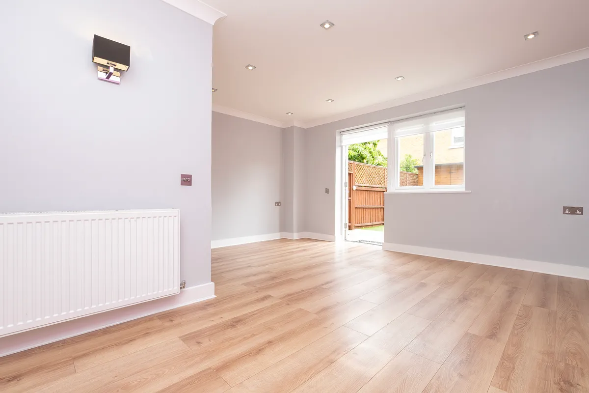 House Merriam Avenue in Greater London