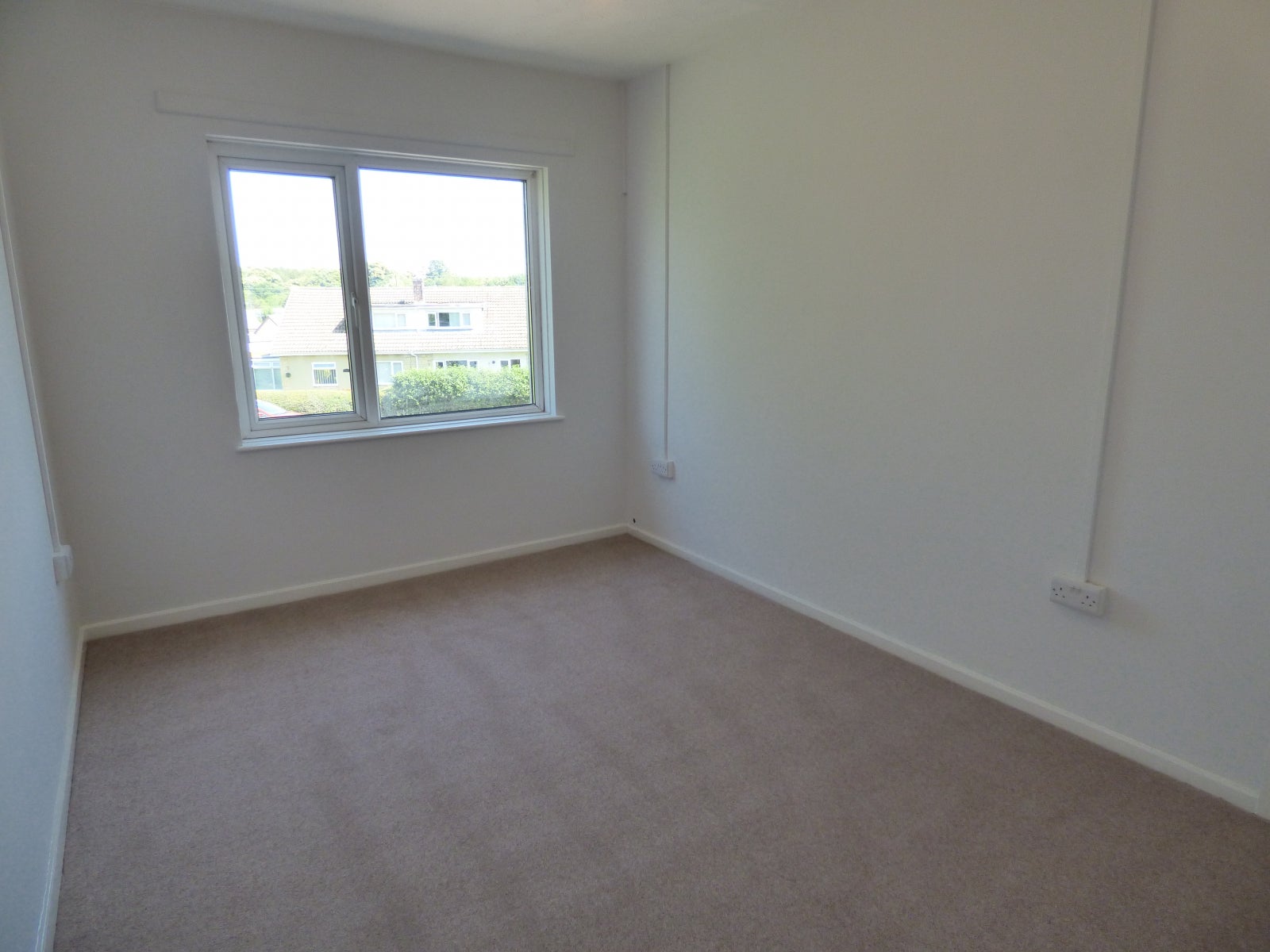 Flat Oakwood Road in Forest of Dean