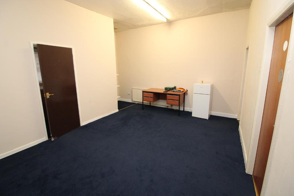 Flat Waterloo Road in Tameside