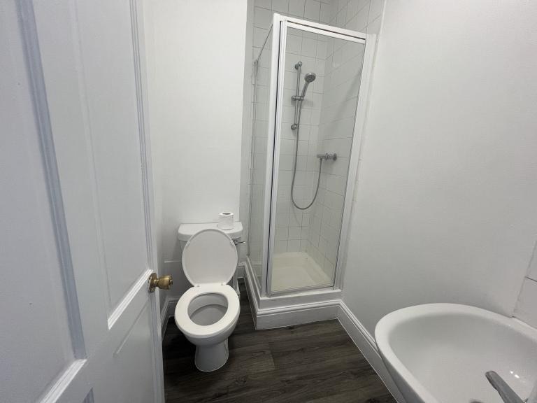Flat La Rose Lane in Greater London