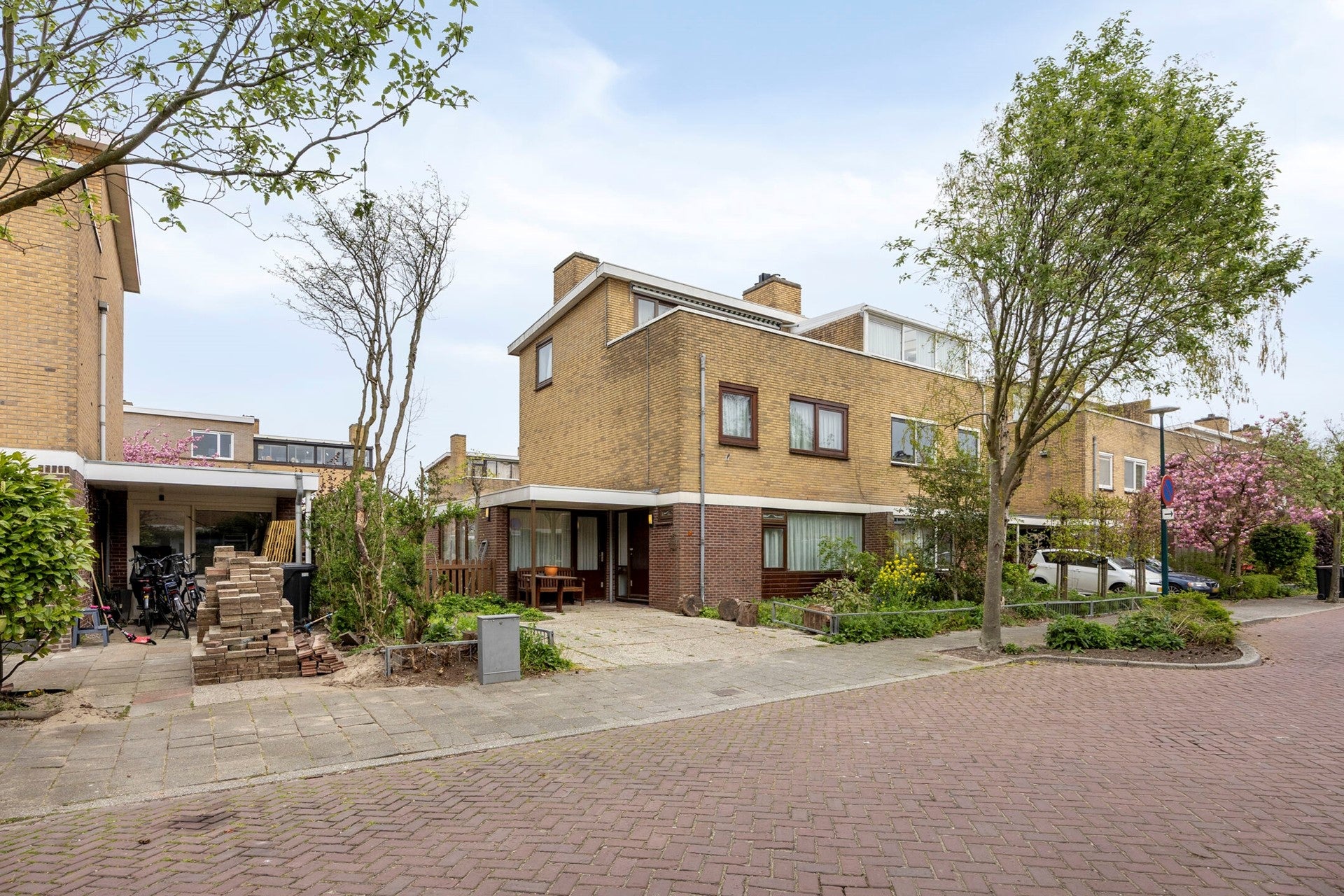 Hoekwoning te koop: Cartesiuslaan 14, Oegstgeest