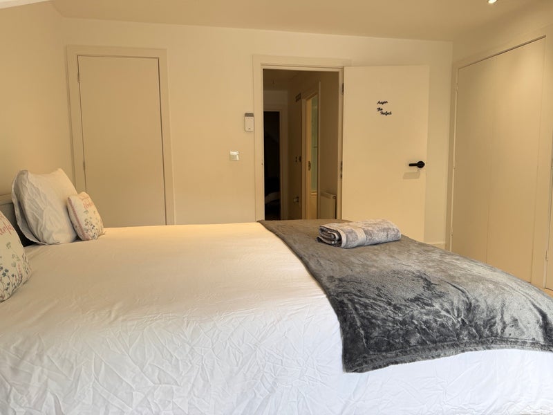 Room Haling Park Road in Greater London