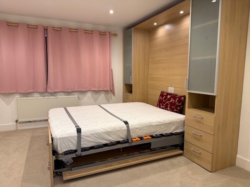 Room Haling Park Road in Greater London