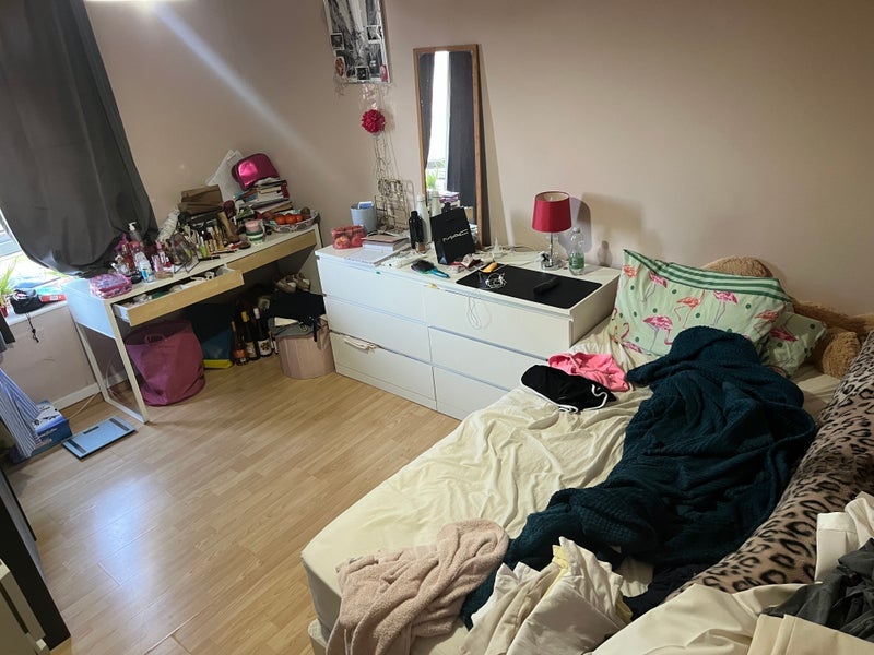 Room Thorncroft Street in Greater London