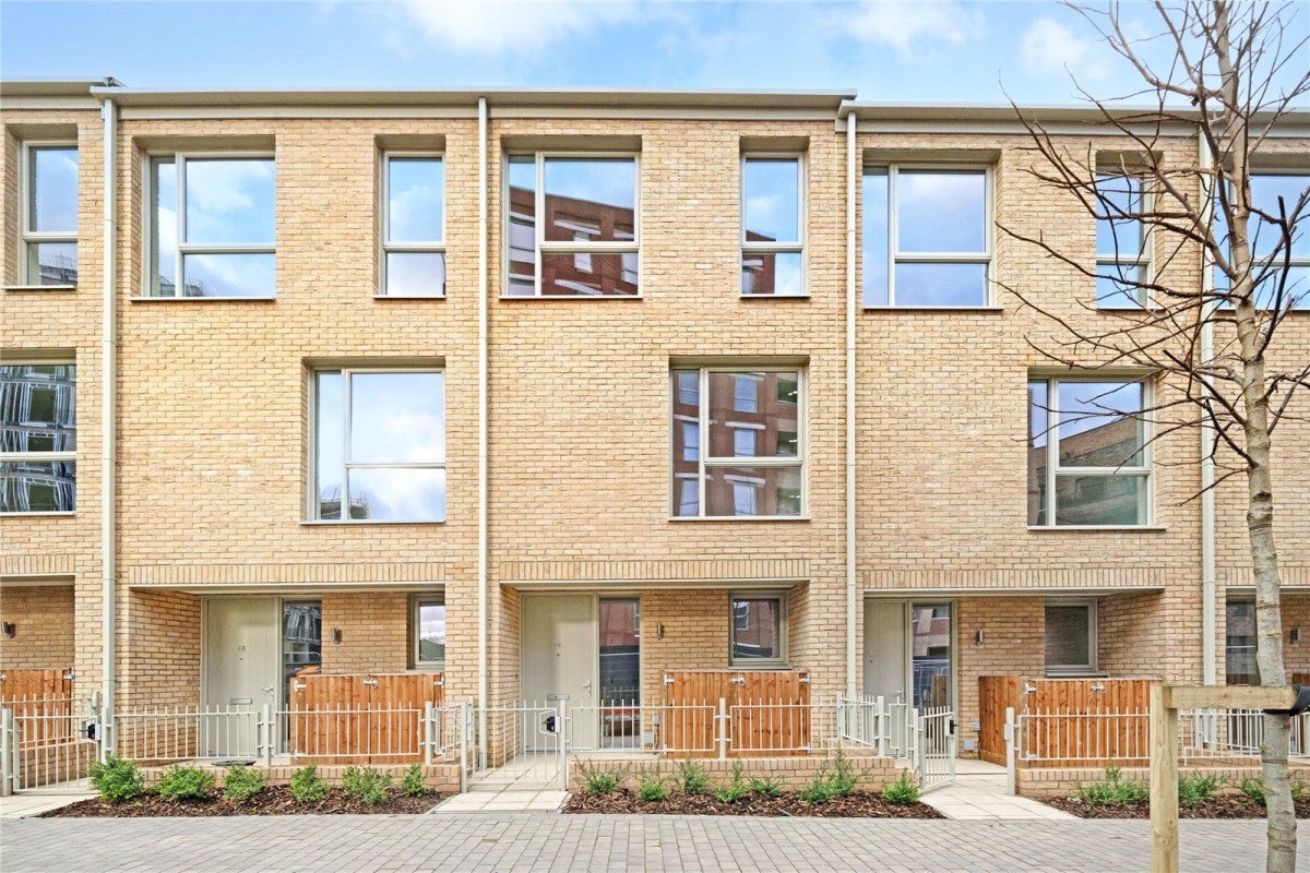 House Pinder Road in Greater London