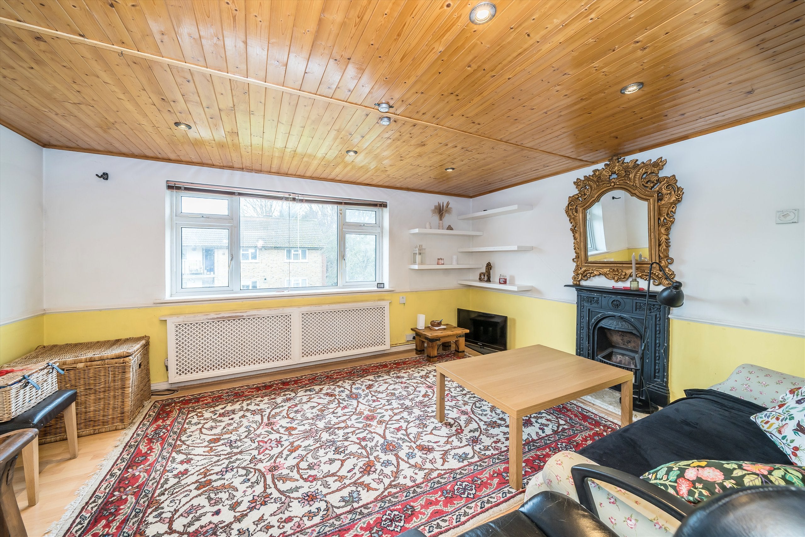 Flat Rathmell Drive in Greater London