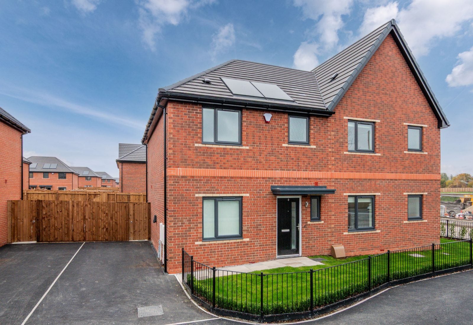 House Peaknaze Close in Glossop