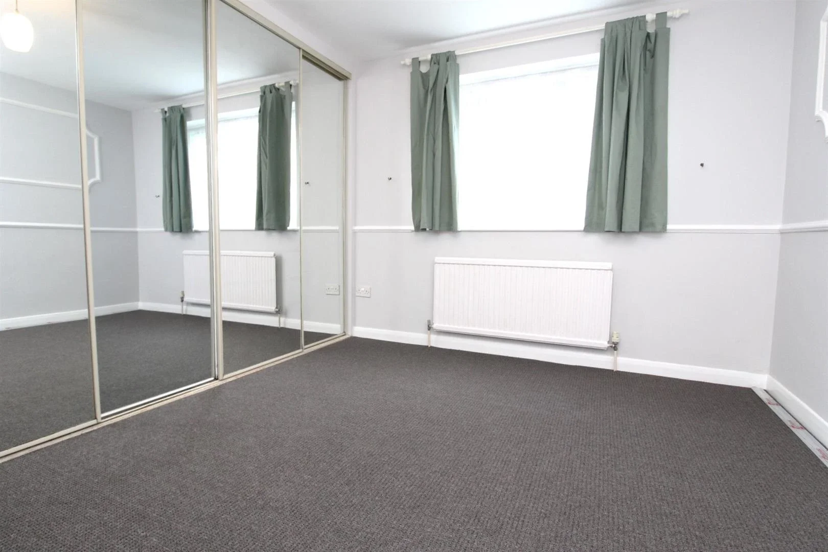 Flat Larkshall Road in Greater London