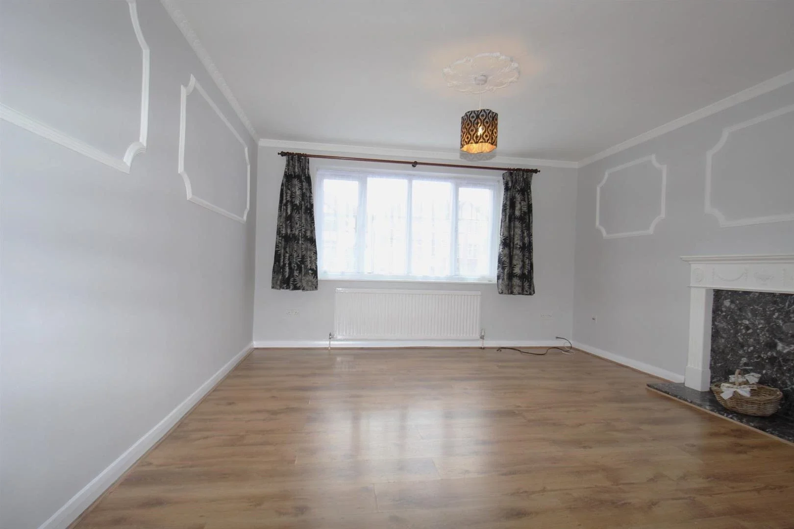 Flat Larkshall Road in Greater London
