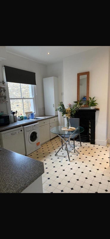 Room Forth Bridge Road in Greater London
