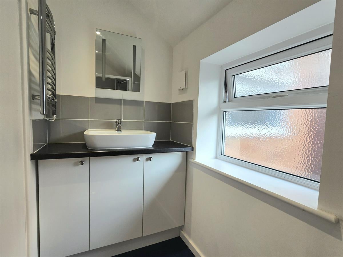 Flat Victoria Road in Rushmoor