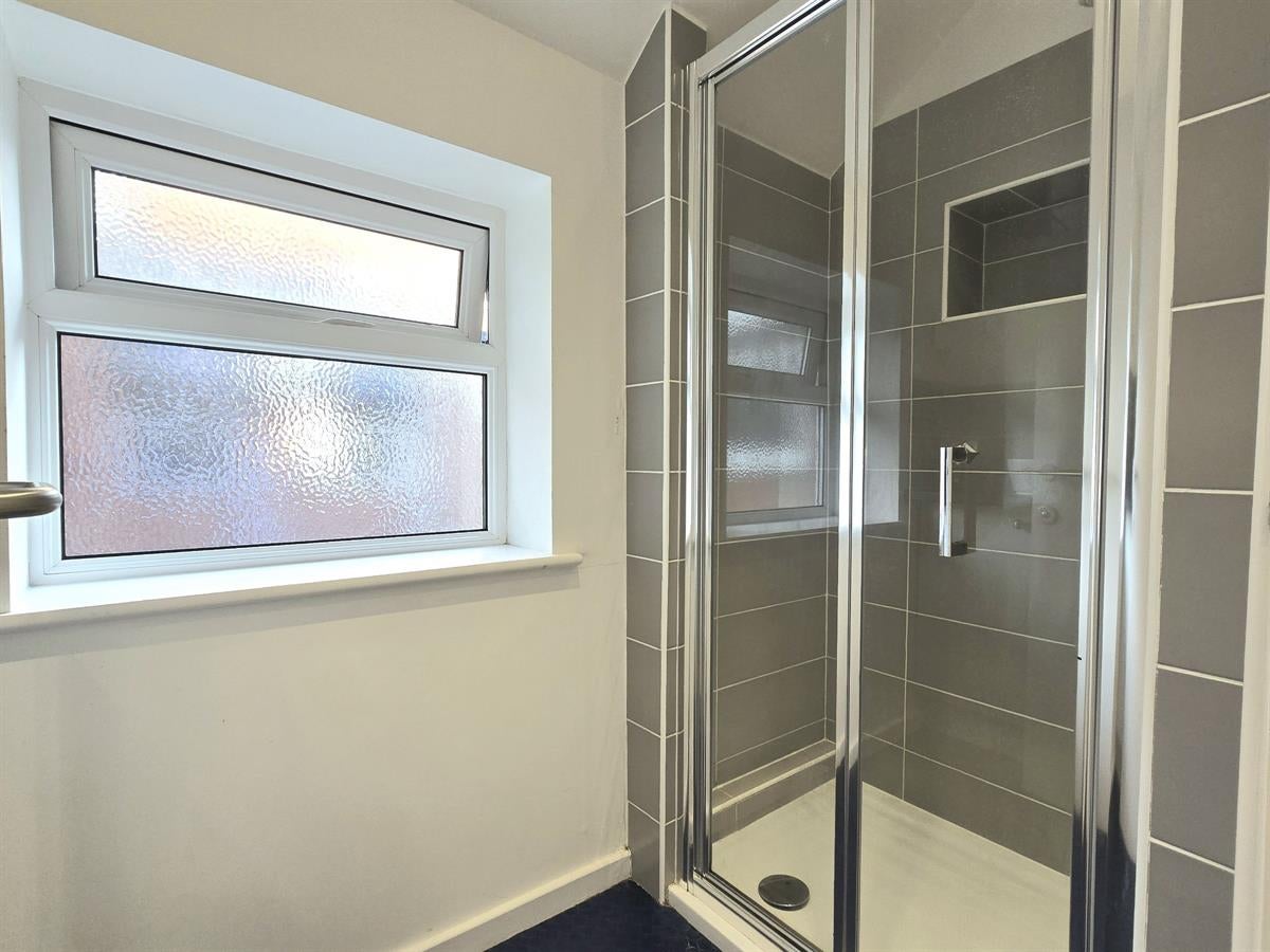 Flat Victoria Road in Rushmoor