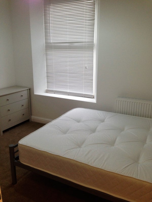 Room Hunter Road in Sheffield