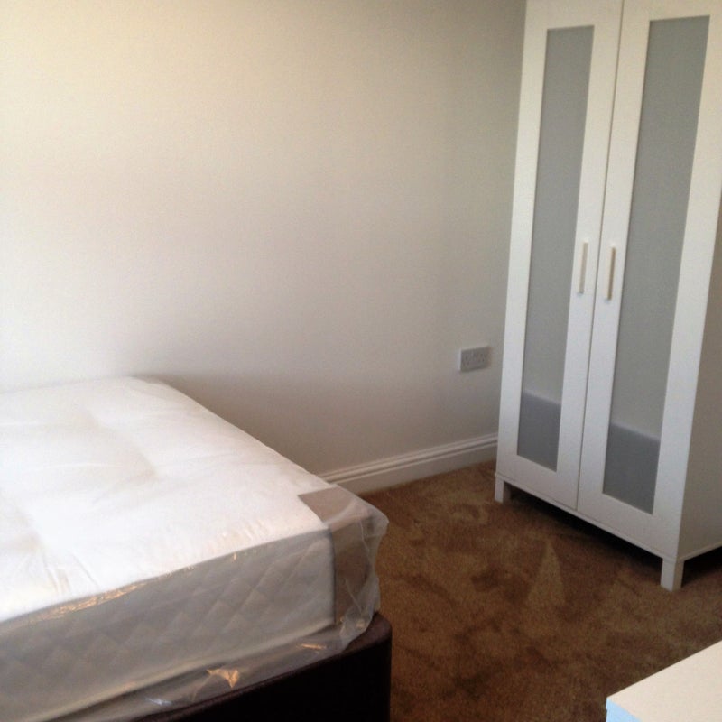 Room Hunter Road in Sheffield