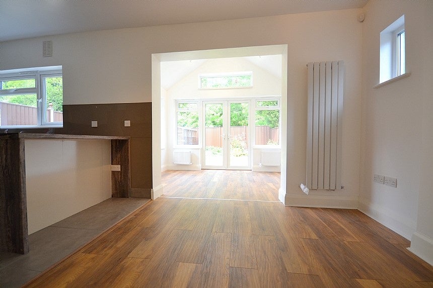 Flat Abercorn Road in Greater London