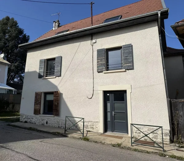 Maison Rue de la Gare à Saint-Égrève