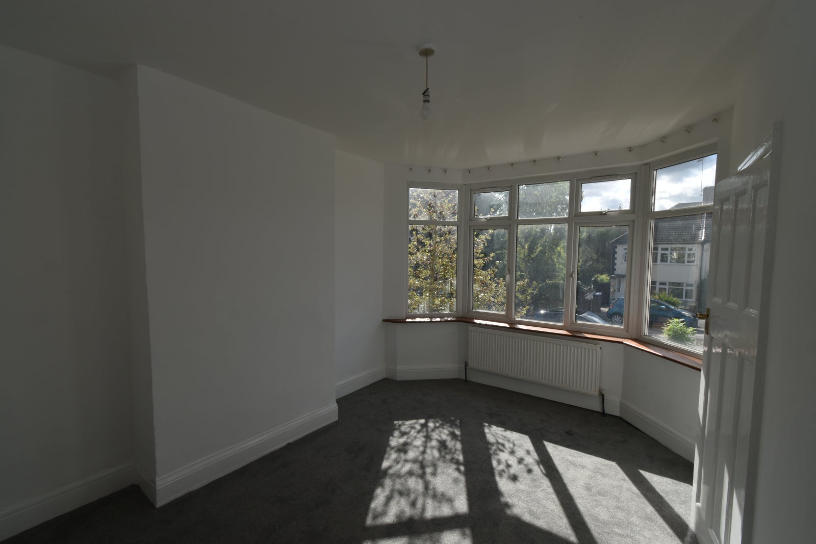 House Longmore Avenue in Greater London