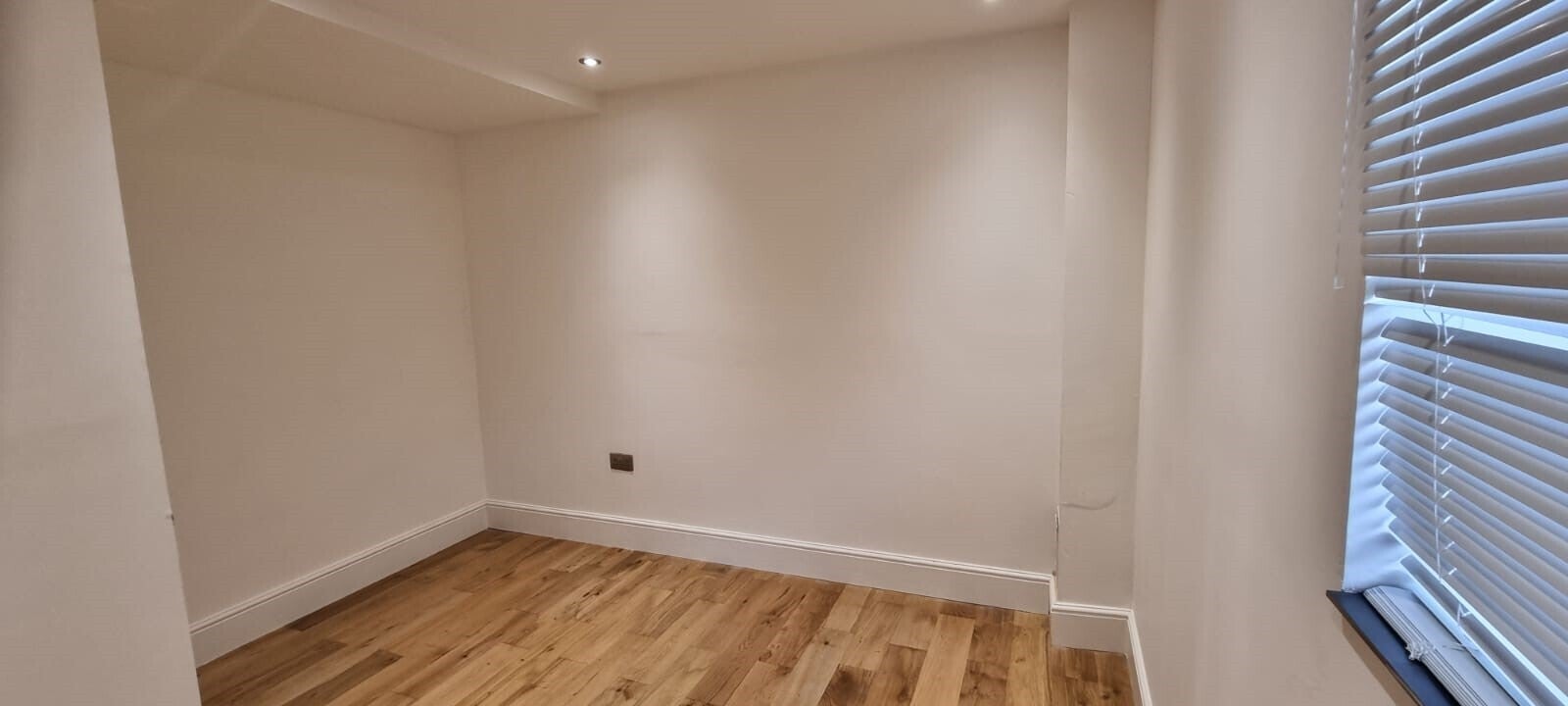 Flat Ravenoak Road in Cheadle Hulme
