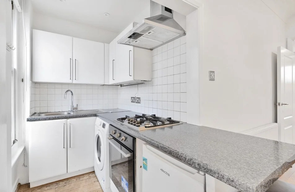 Flat Hervey Road in Greater London