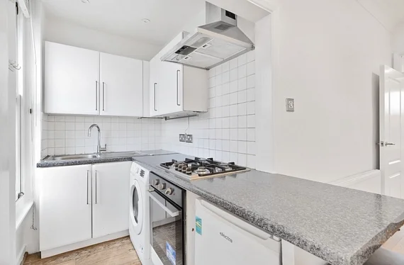 Flat Hervey Road in Greater London