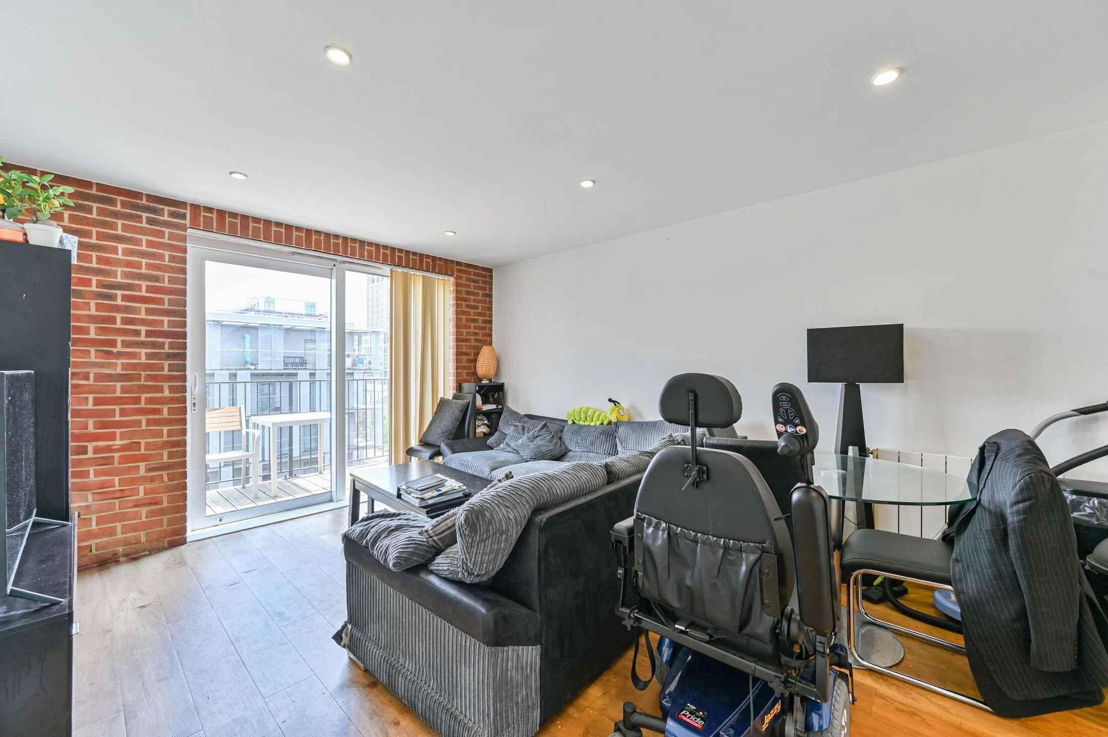 Flat No 1 Street in Greater London