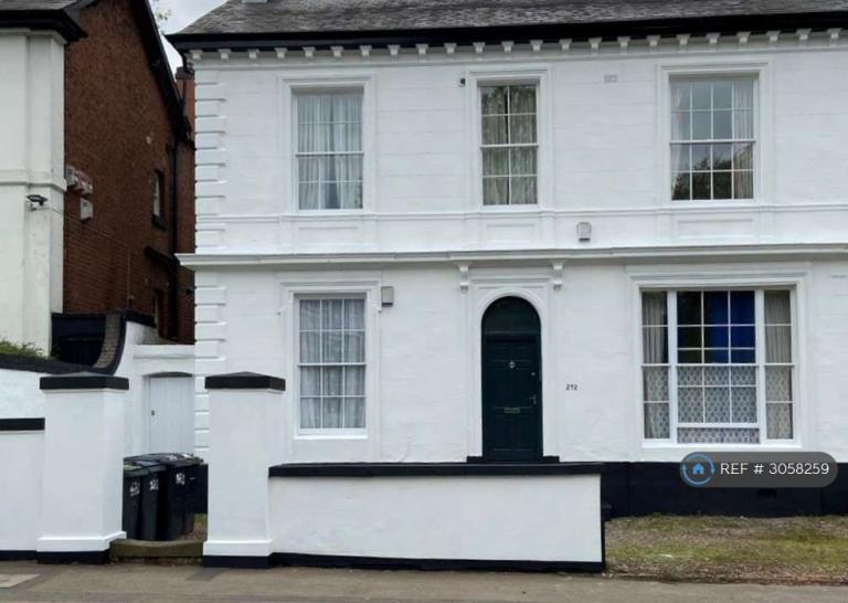 Flat Monument Road in Birmingham