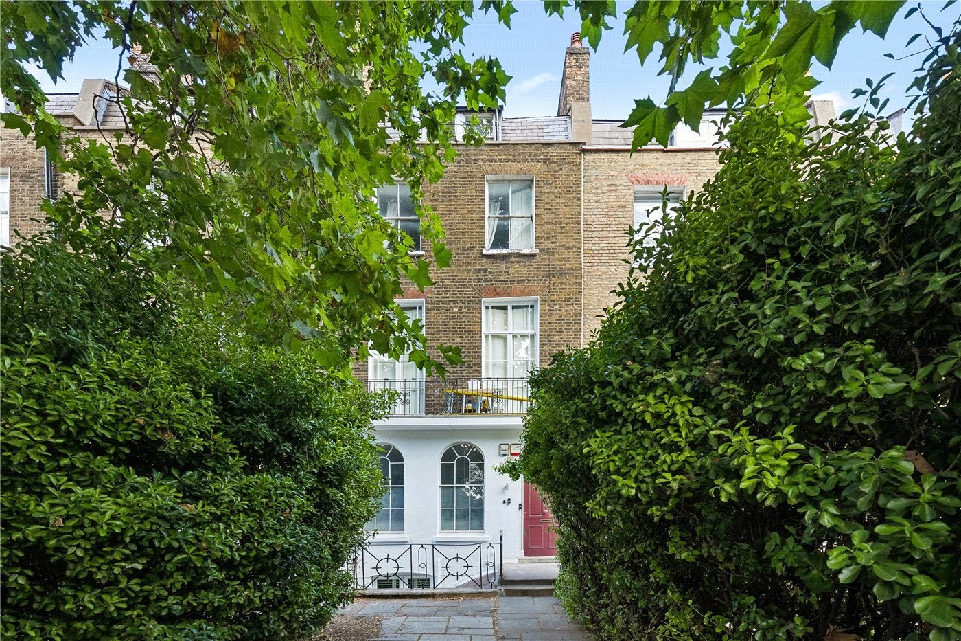 Flat Elia Mews in Greater London