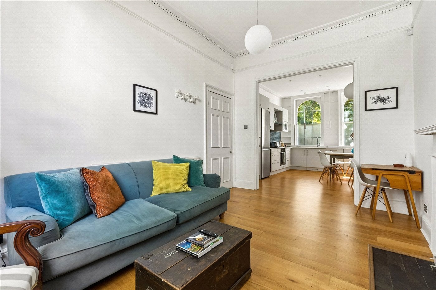 Flat Elia Mews in Greater London