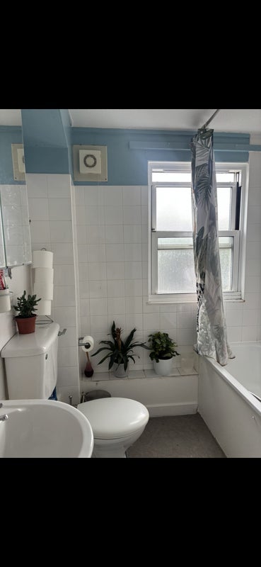 Room St Lawrence Way in Greater London