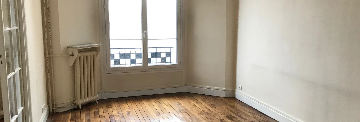 Flat Square Desnouettes in Paris