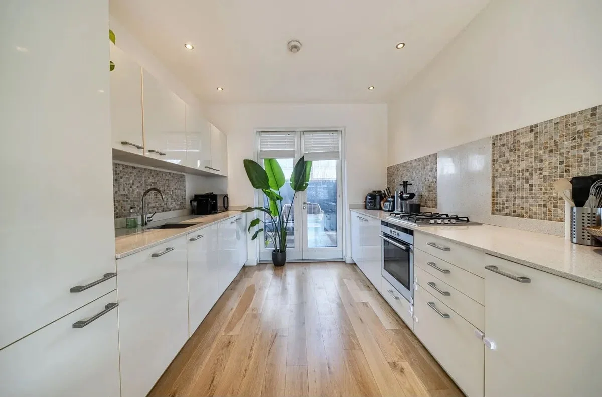 Flat Vassall Road in Greater London