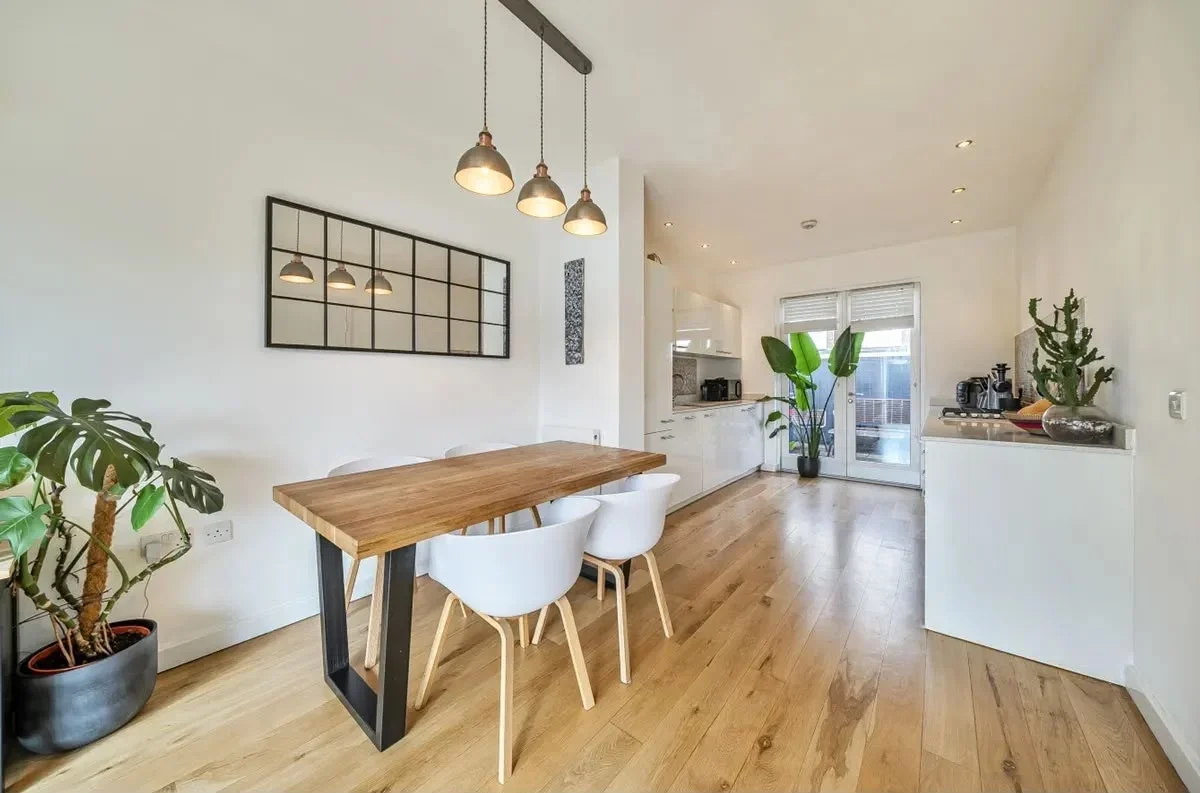 Flat Vassall Road in Greater London